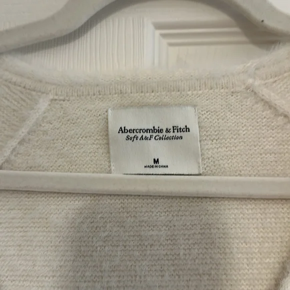 Abercrombie and Fitch Soft AF Sweater in Cream - Picture 4 of 5